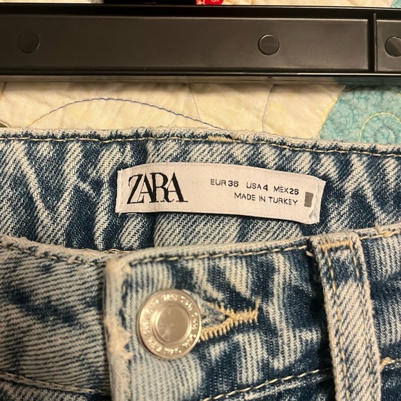Zara HIGH RISE Z1975 STRAIGHT LEG JEANS - Picture 3 of 3